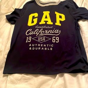 Boys GAP t shirt